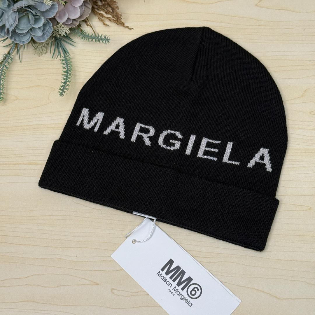 極美品 MM6 エムエムシックス メゾンマルジェラ ニット帽 ブラック ロゴ