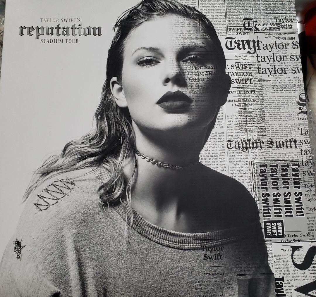 TAYLOR SWIFT VIP BOX サイン付き