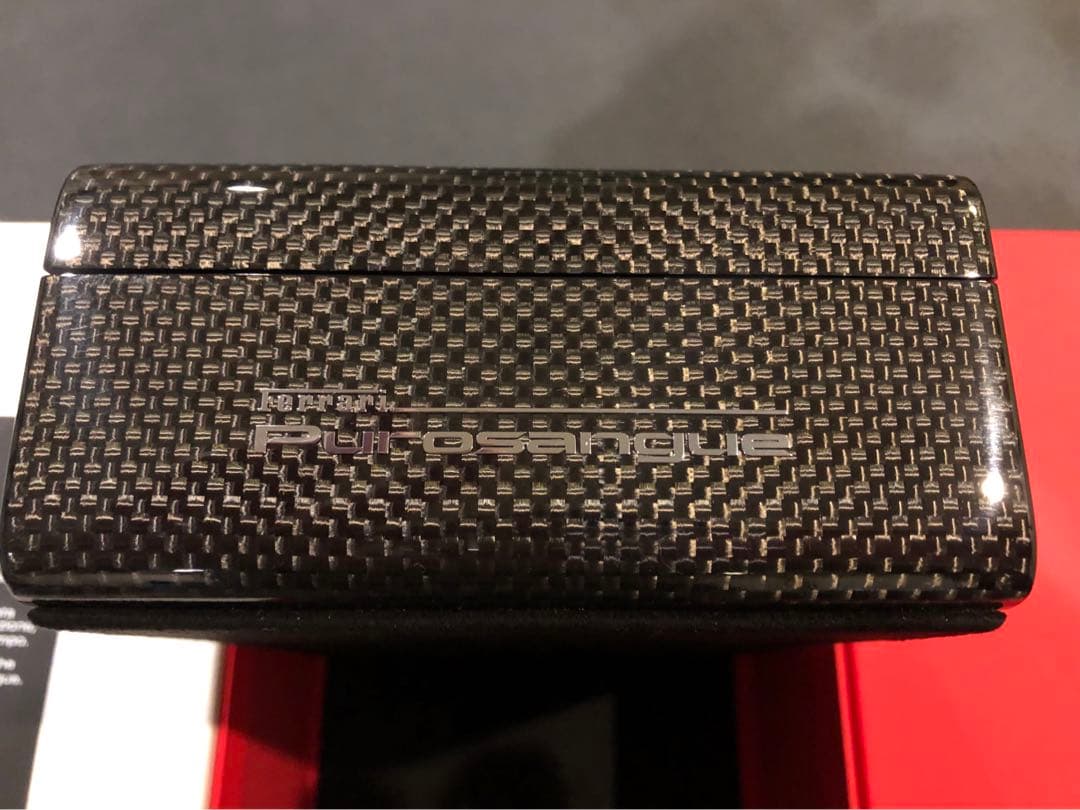 非売品新品 Ferrari プロサングエ　 カーボンファイバー キーケース