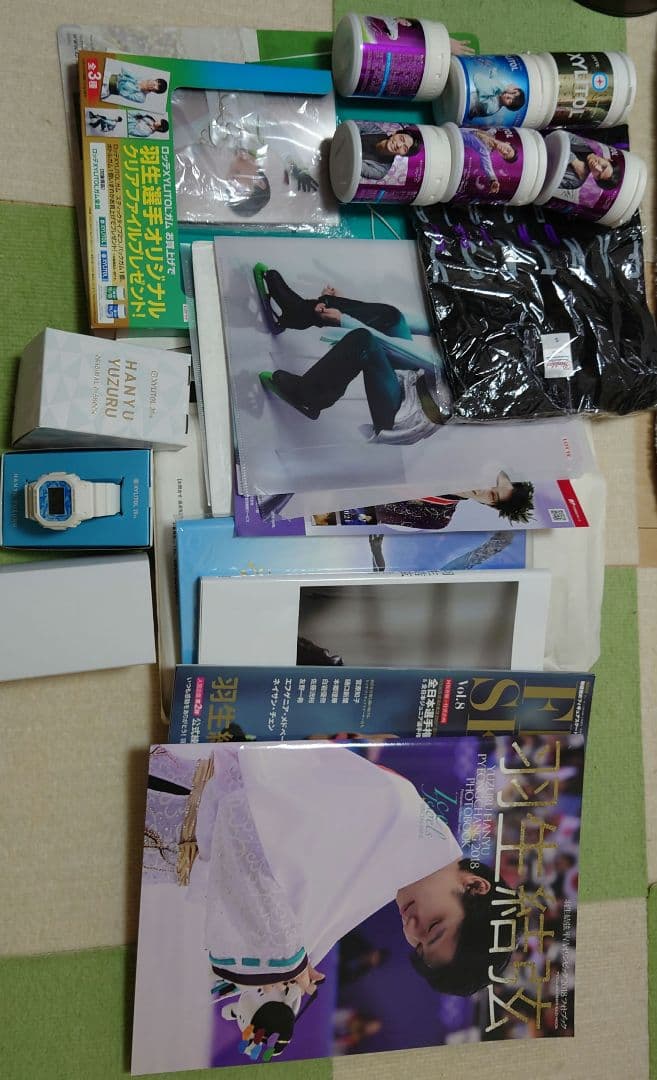 羽生結弦　G-SHOCK　Tシャツ　本　雑誌　DVD　写真集　新聞　ファイル