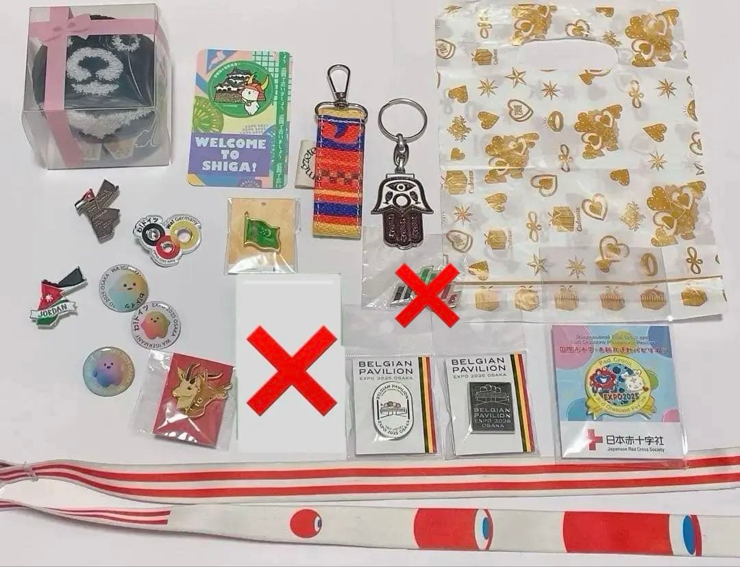 大阪関西万博パビリオン ピンバッジ、ストラップ、グッズ17点まとめ売り