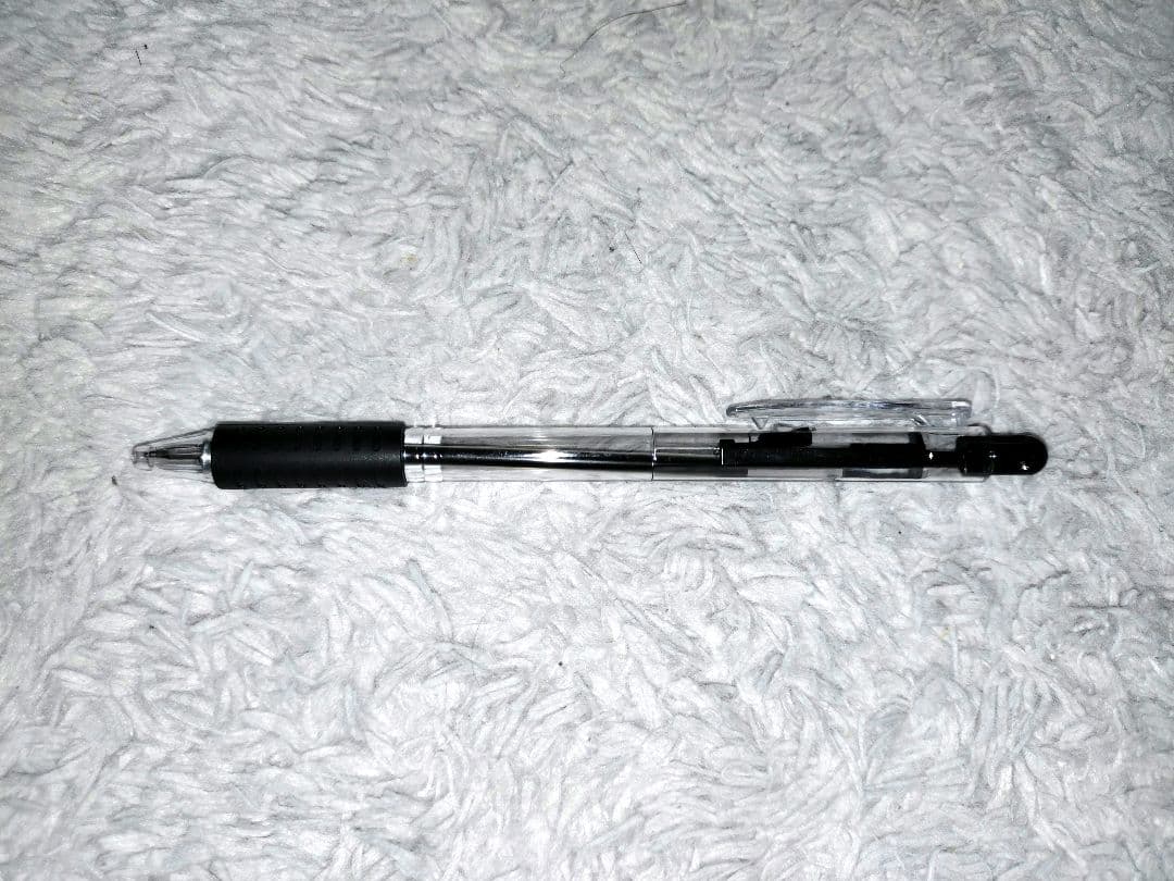 黒ボールペン