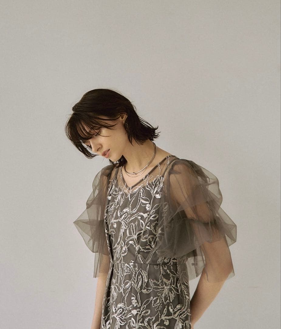 Ｓサイズ LE'RURE リルアー　フラッフィースリーブペンシルドレス