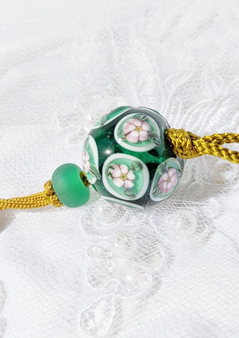 吉田正子トンボ玉（貳拾壹）　「江戸組み紐」ネックレス　ガラス玉に込めた日本画