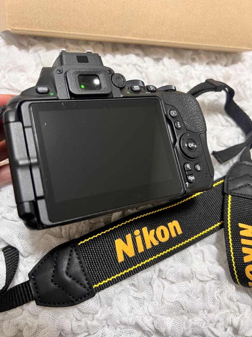 Nikon D5600 ダブルレンズキット　デジタル一眼レフ
