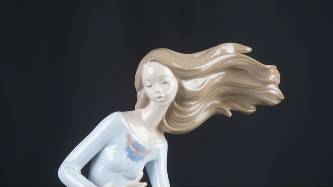 リヤドロ LLADRO 風のいたずら 01006767 置物 花 女性 美品