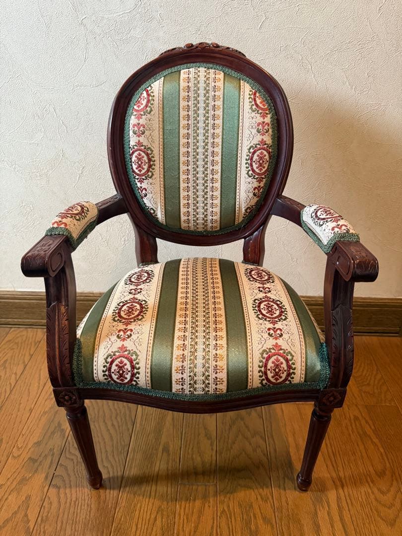 ドールチェア　クラシックアームチェア 木製 ストライプ柄　ミニチュアチェア