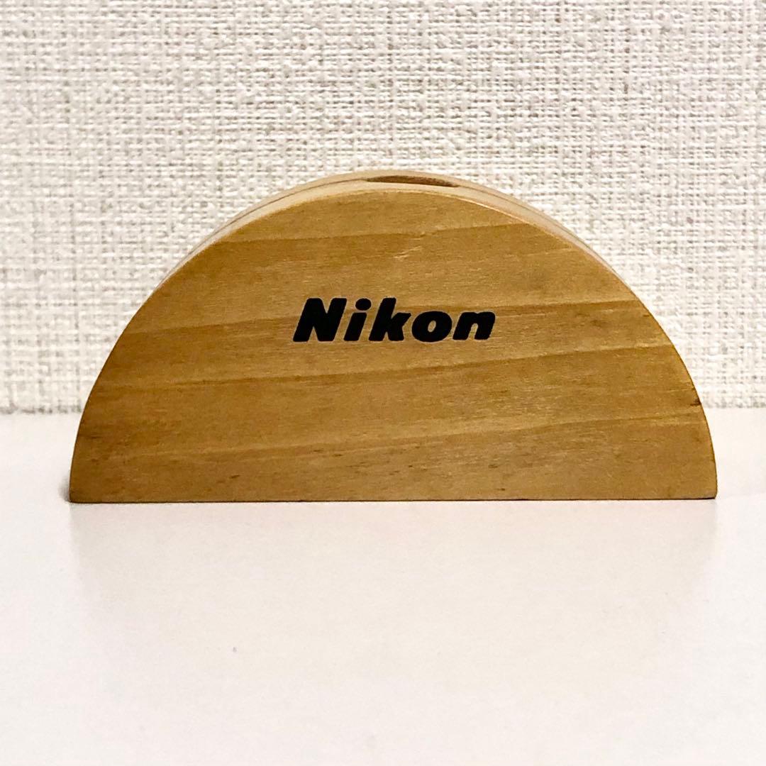 年代物　ヴィンテージ　ニコン　nikon オブジェ　木製　ロゴ　スタンド　非売品