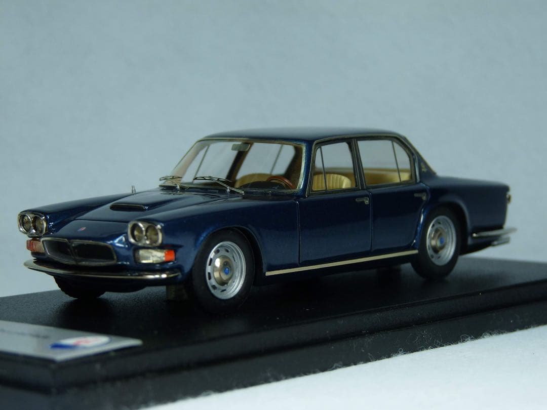 ＢＢＲ　マセラティ　クアトロポルテ　１９６５年　ダークブルー