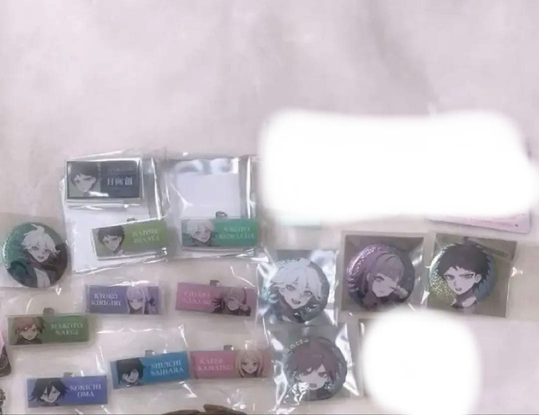 ダンガンロンパ　アクリルスタンド　缶バッジ　日向　七海　狛枝　霧切　最原　王馬