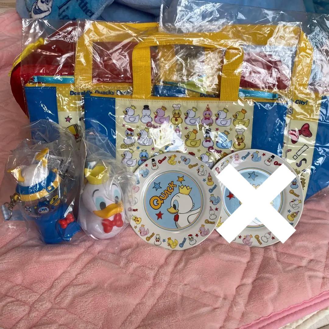 ディズニーランド限定　ドナルドダック ランチバッグプレート　スナックケース