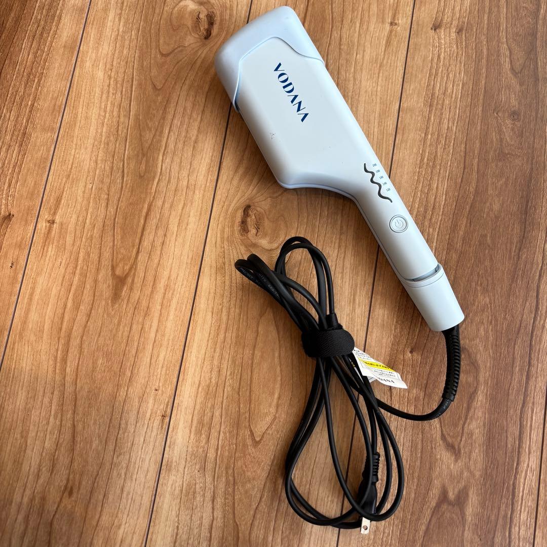 VODANA/ボダナ トリプルウェーブアイロン（40mm）