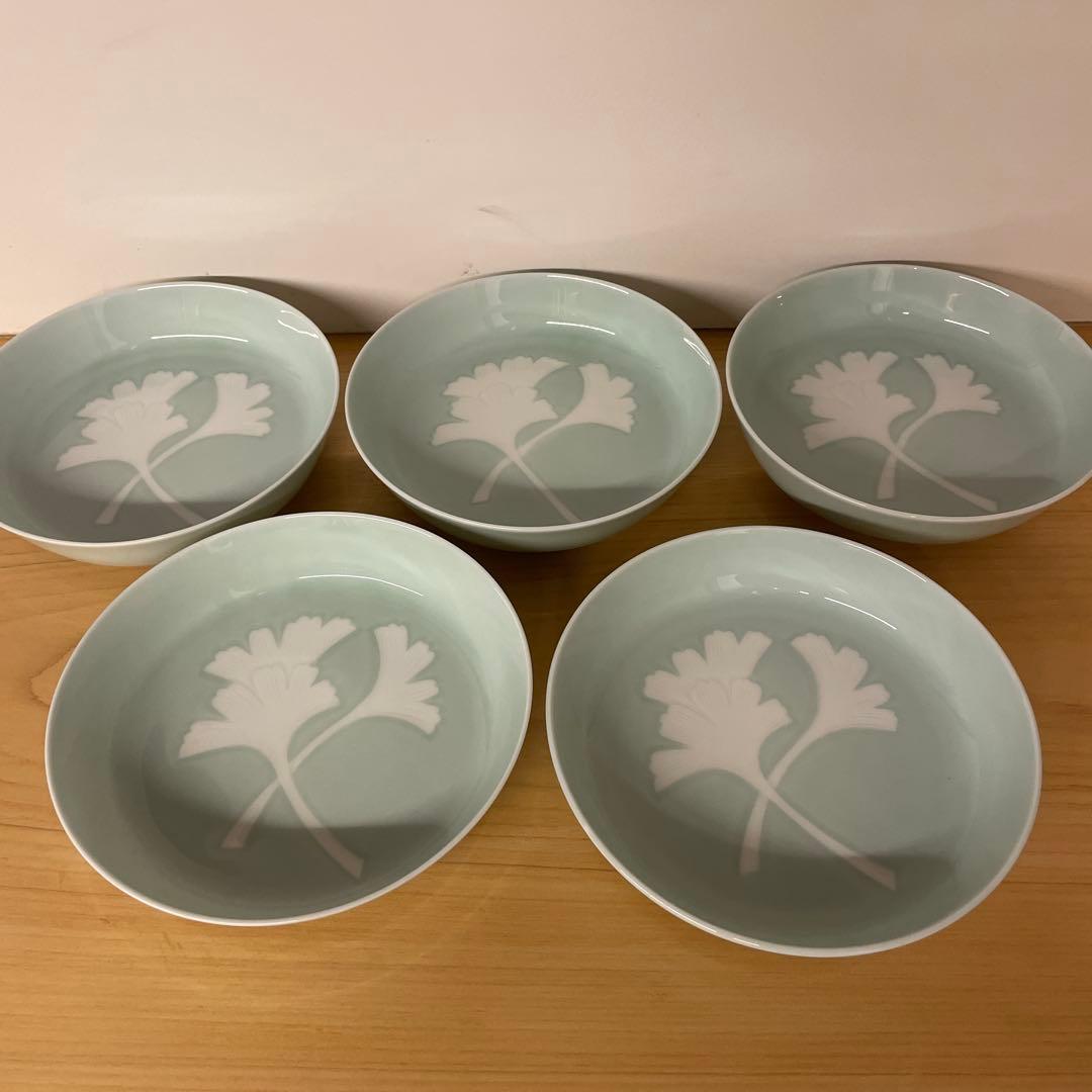 井上萬二 青白磁公孫樹文皿 5客揃　 人間国宝