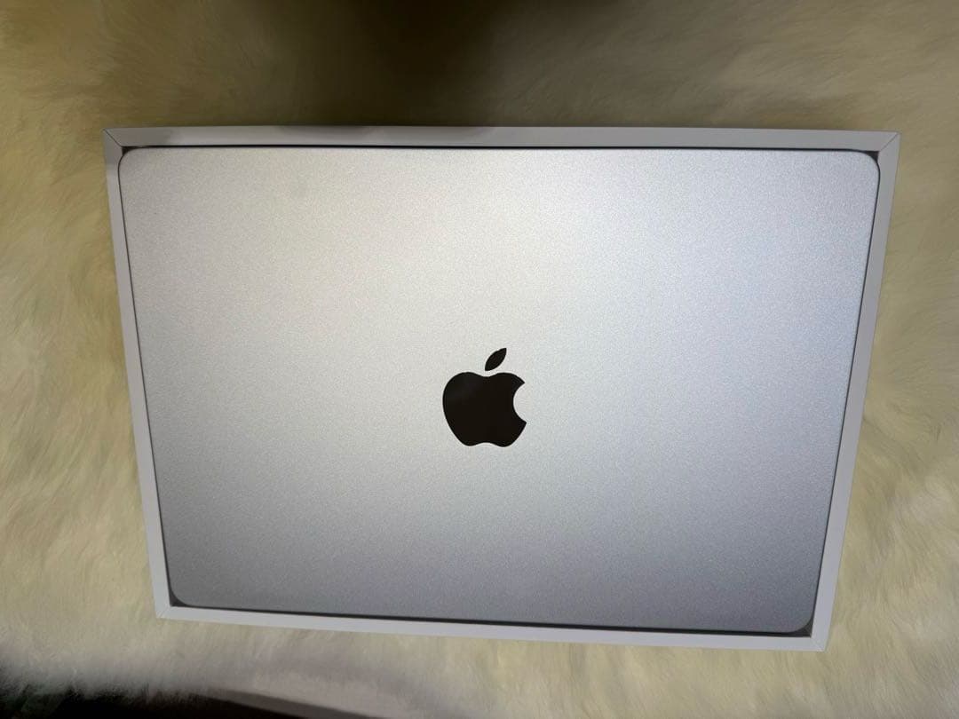 MacBook Air 2022M2 SSD256GB メモリ8GB