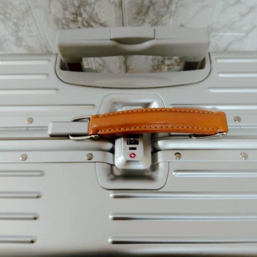 innovatorイノベーター アルミスーツケース スターリングシルバー 42L