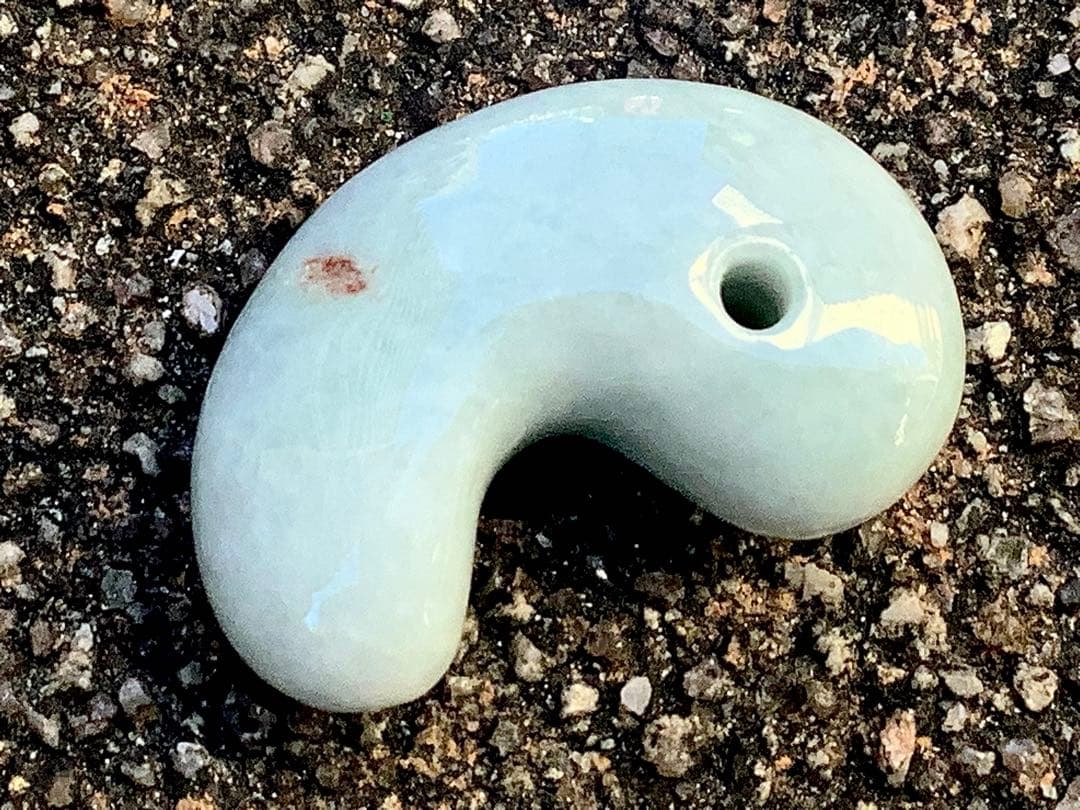 ✳赤褐色入り糸魚川翡翠アイスジェイド*高額勾玉　鑑定鑑別書付本物をお持ちください