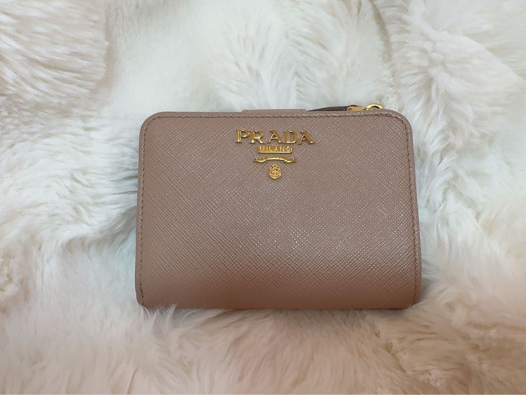 PRADA サフィアーノレザー 二つ折り財布 ベージュ