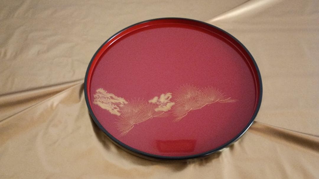 【真珠の輝き伝統工芸品！】 輪島塗 木製 本漆 格調高い新品丸盆