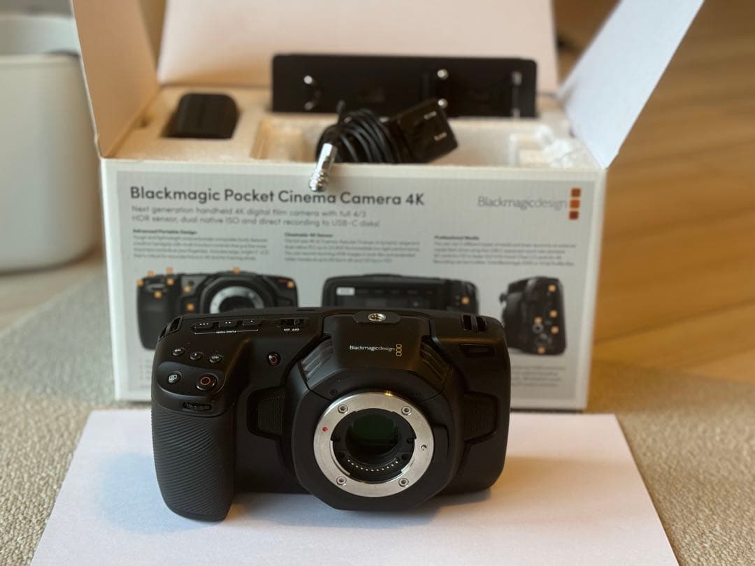 Blackmagic BMPCC 4K 本体／箱あり／Aプラグ付AC同梱／