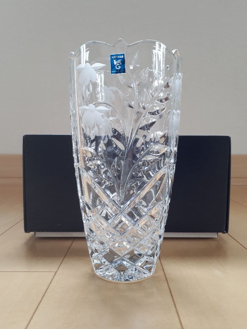 カガミクリスタル花瓶F701 メイドインスロバキア　クリスタル製　昭和レトロ
