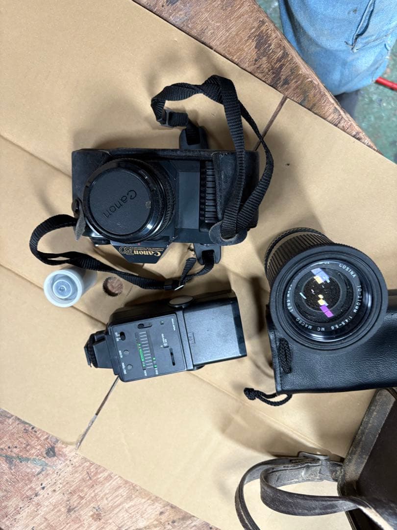 Canon T50 フィルム一眼レフカメラ レンズ　フラッシュ　ケース付き