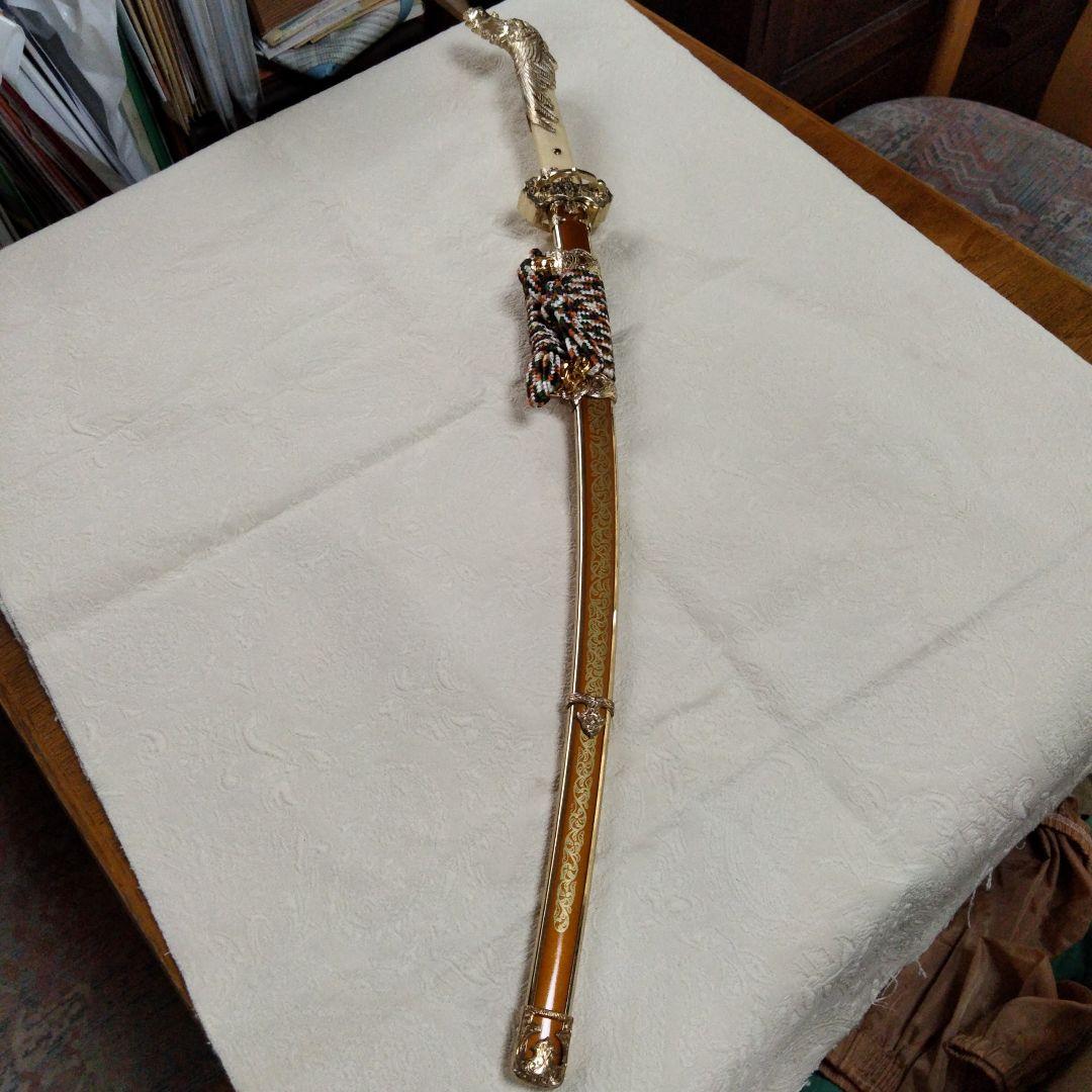 最終価格金色装飾の刀 鳥ハンドル付き端午の節句用模造太刀