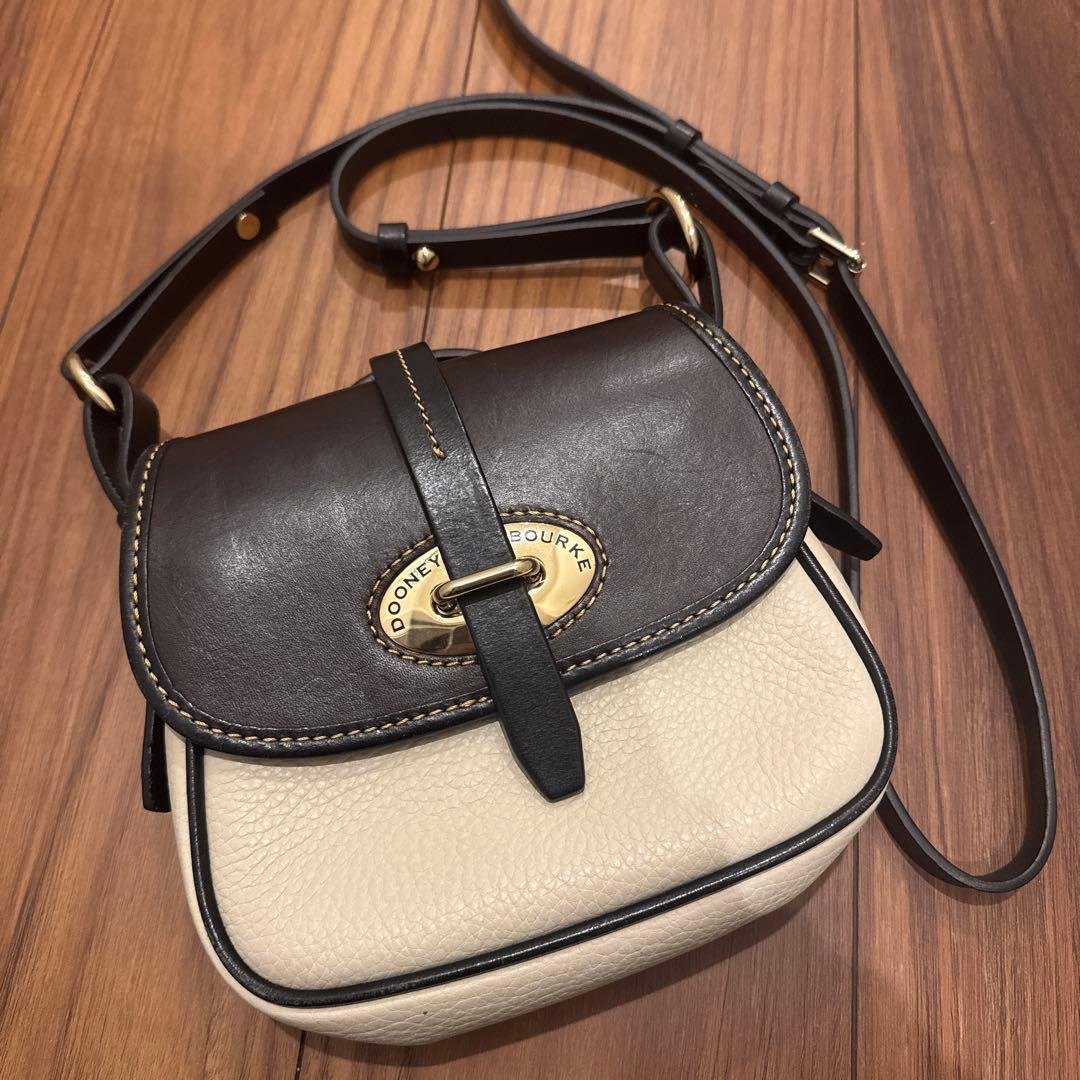 DOONEY&BOURKE 本革　ショルダーバッグ