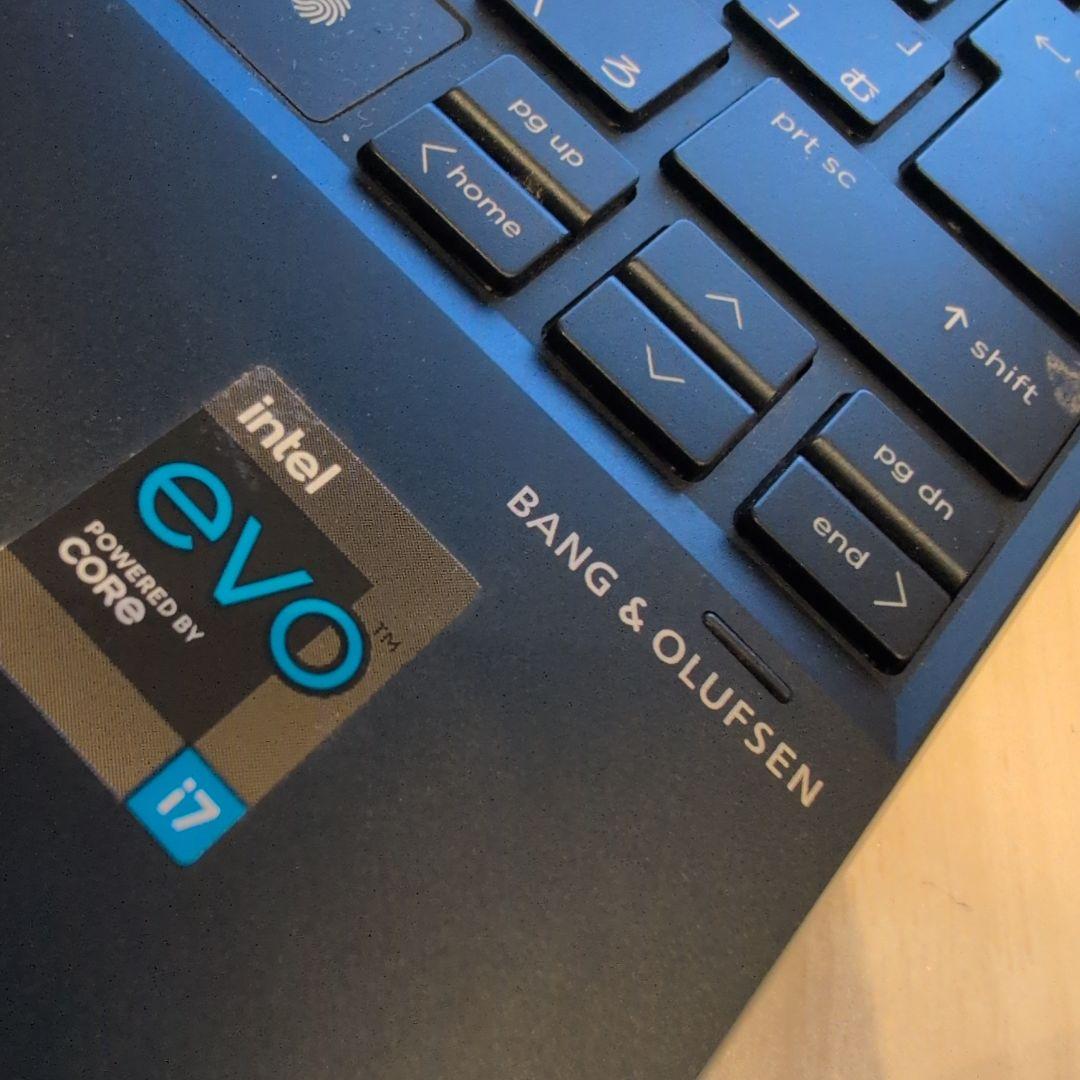 HP Spectre x360 Convertible （ポセイドンブルー）