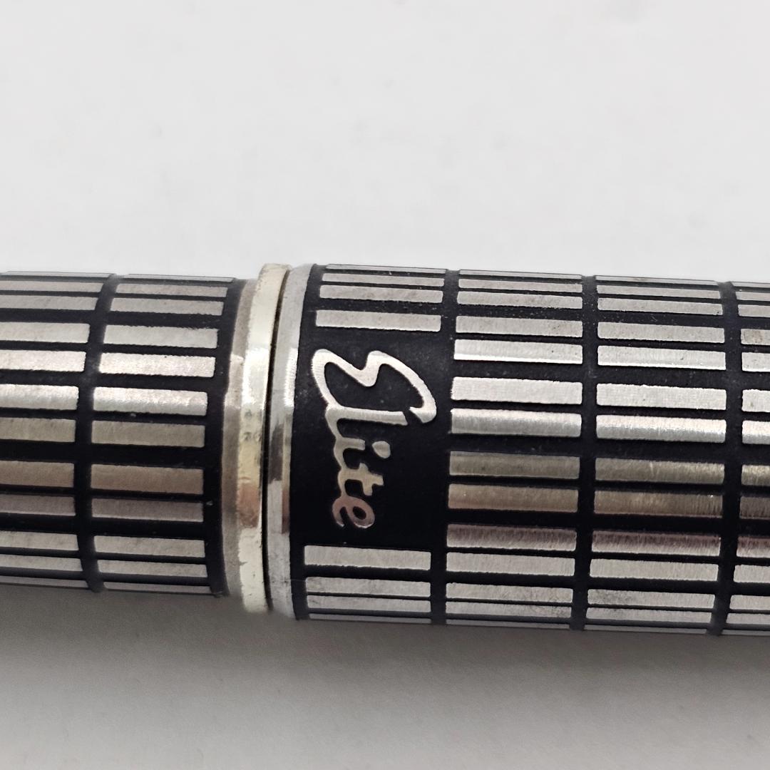 【18K】パイロット エリート 万年筆 格子柄 H577 F細字