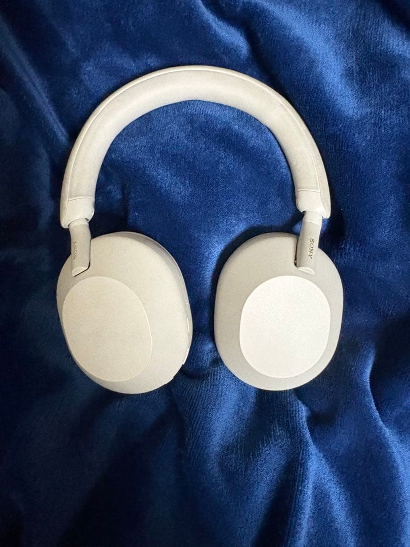 y*u様 SONY WH-1000XM5 300円スタート‼️