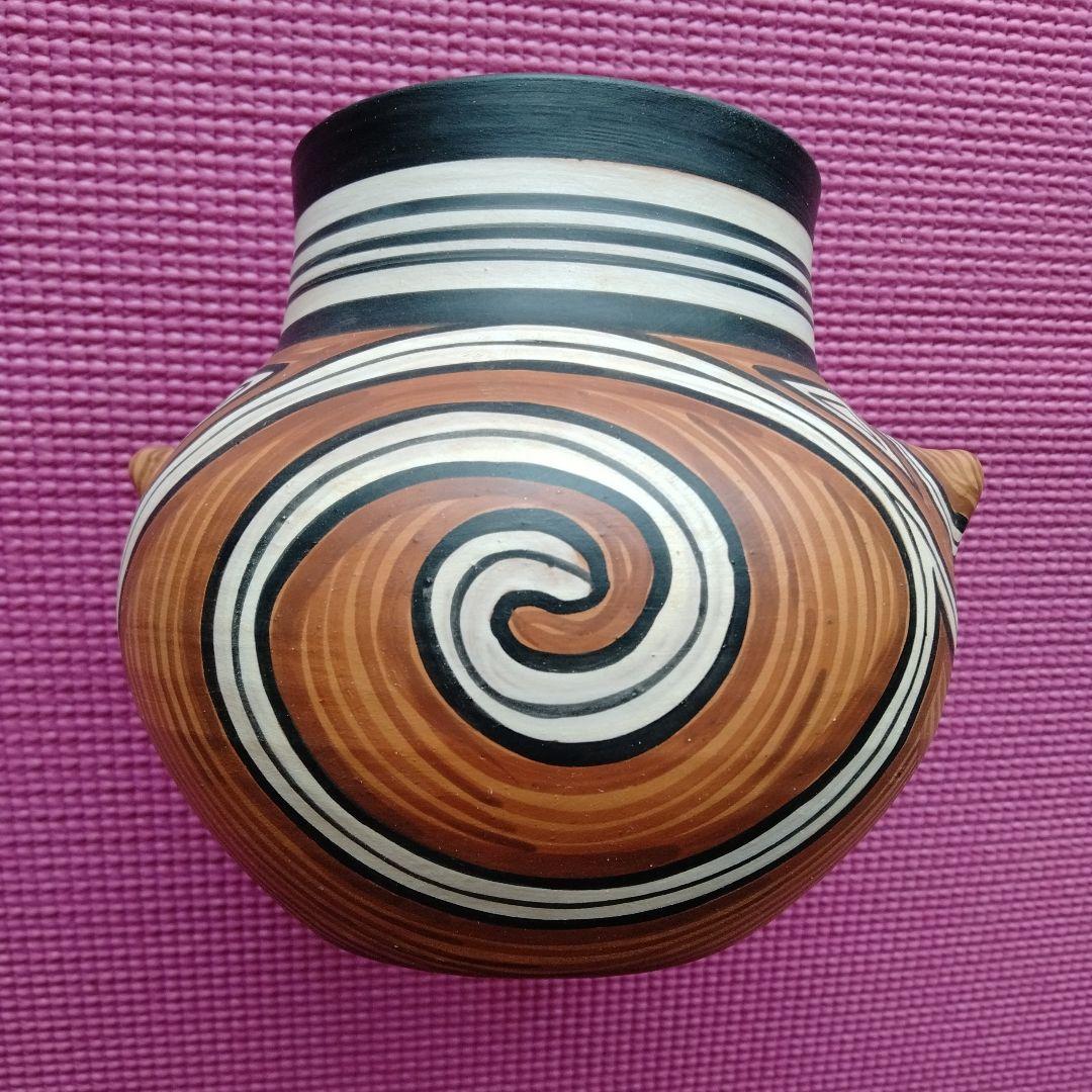ルーマニア　スワール模様の陶器 MAXIM