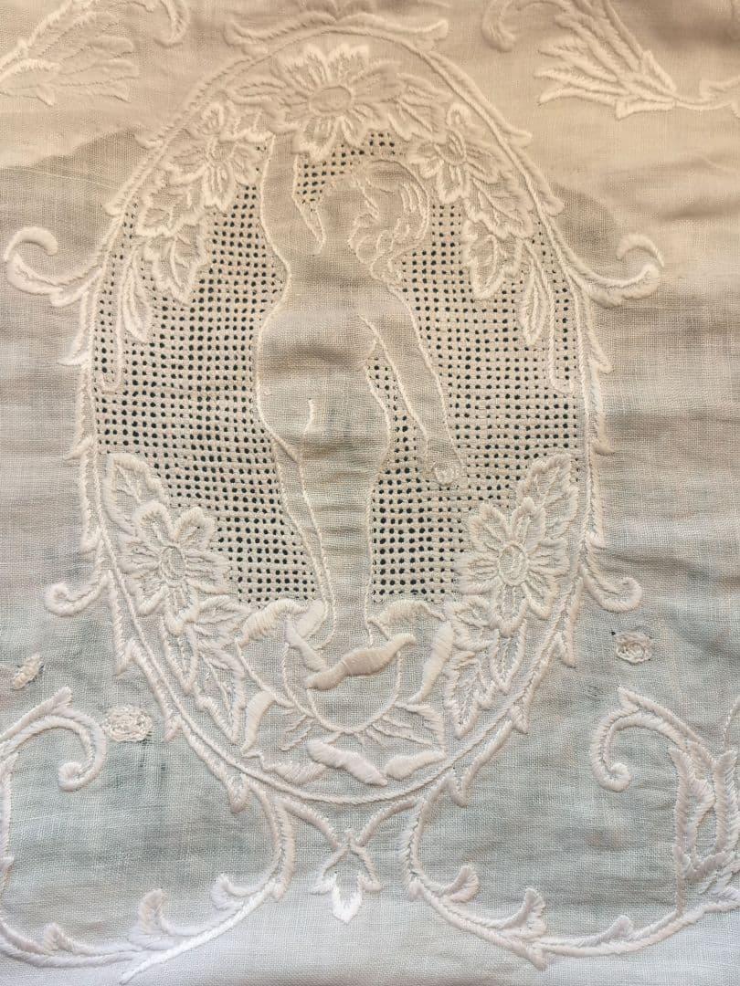 アンティークイタリア ブラットレース 花園の天使 白糸手刺繍クッションカバー