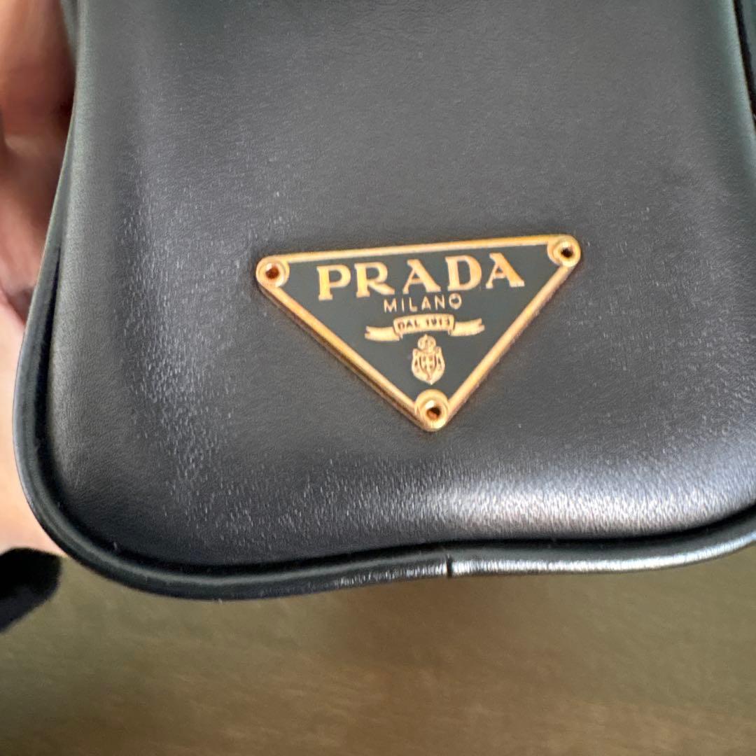 ヴィンテージ　PRADAミニショルダーバッグ