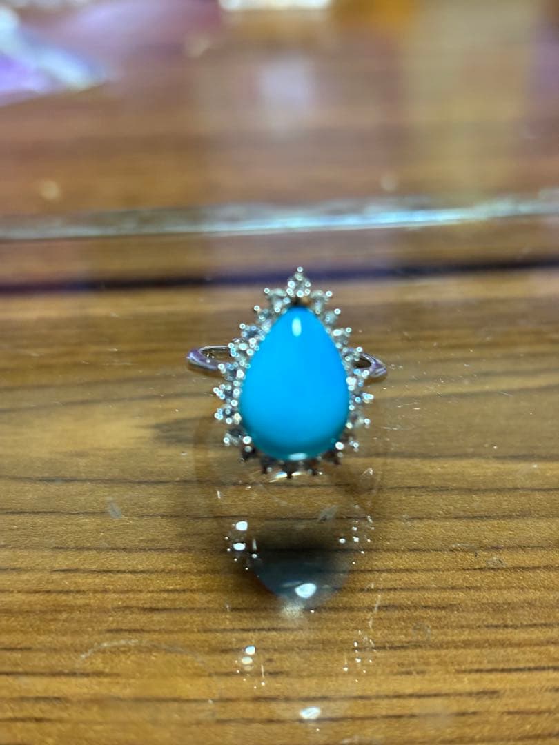 なかなか見つからない！貴重な天然石スリーティングビューティ、ターコイズ！リング