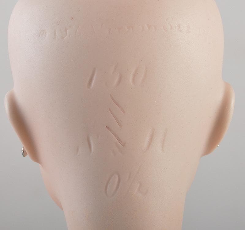 西洋人形　アンティーク　ビスクドール　飾り台付　台湾製　C　R5239C