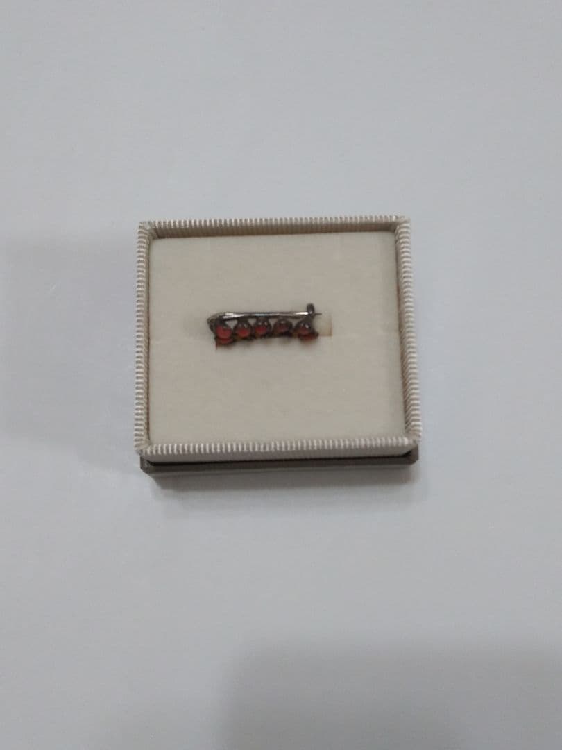 珊瑚　アンティークブローチ