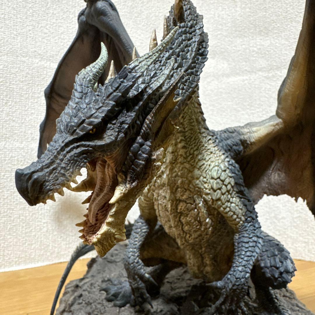 【黒龍　ミラボレアス】モンスターハンター CFB フィギュア
