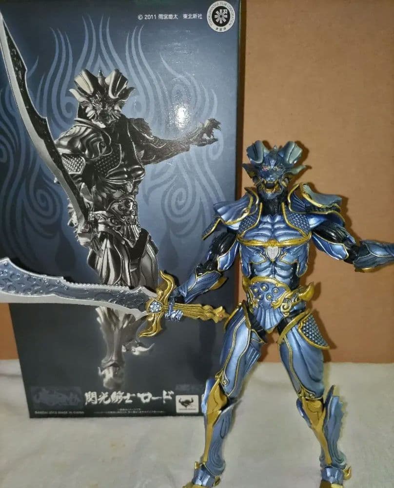 希少品！牙狼　閃光騎士ロード　フィギュア