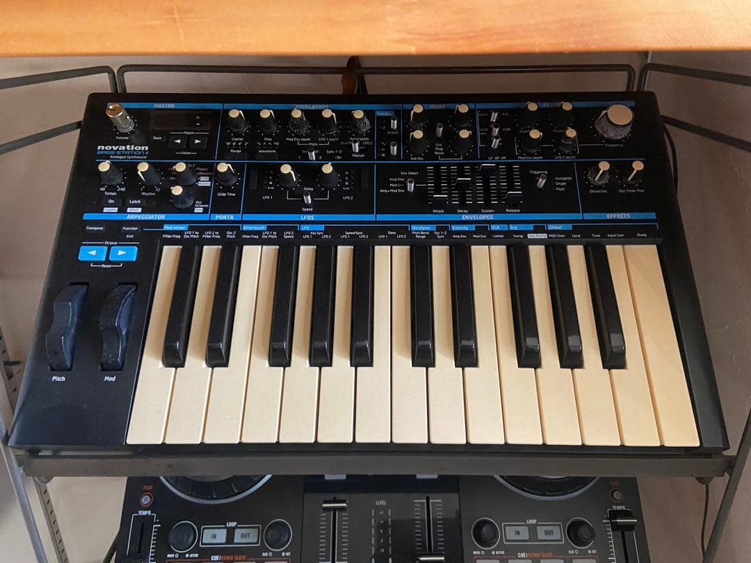 Novation Bass Station II 25鍵 シンセサイザー