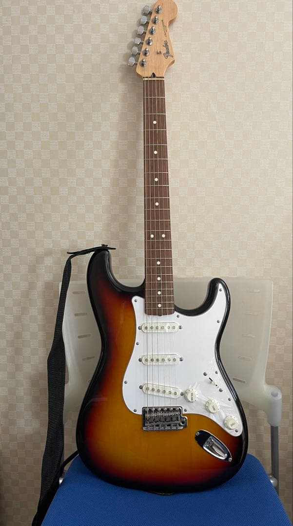 Bellwinフェンダー　STRAOCASTER エレキギター