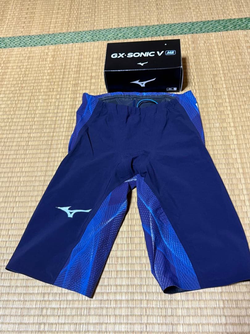 極美品　試着のみ　ミズノ　高速水着　競泳水着　GX SONIC V MR M
