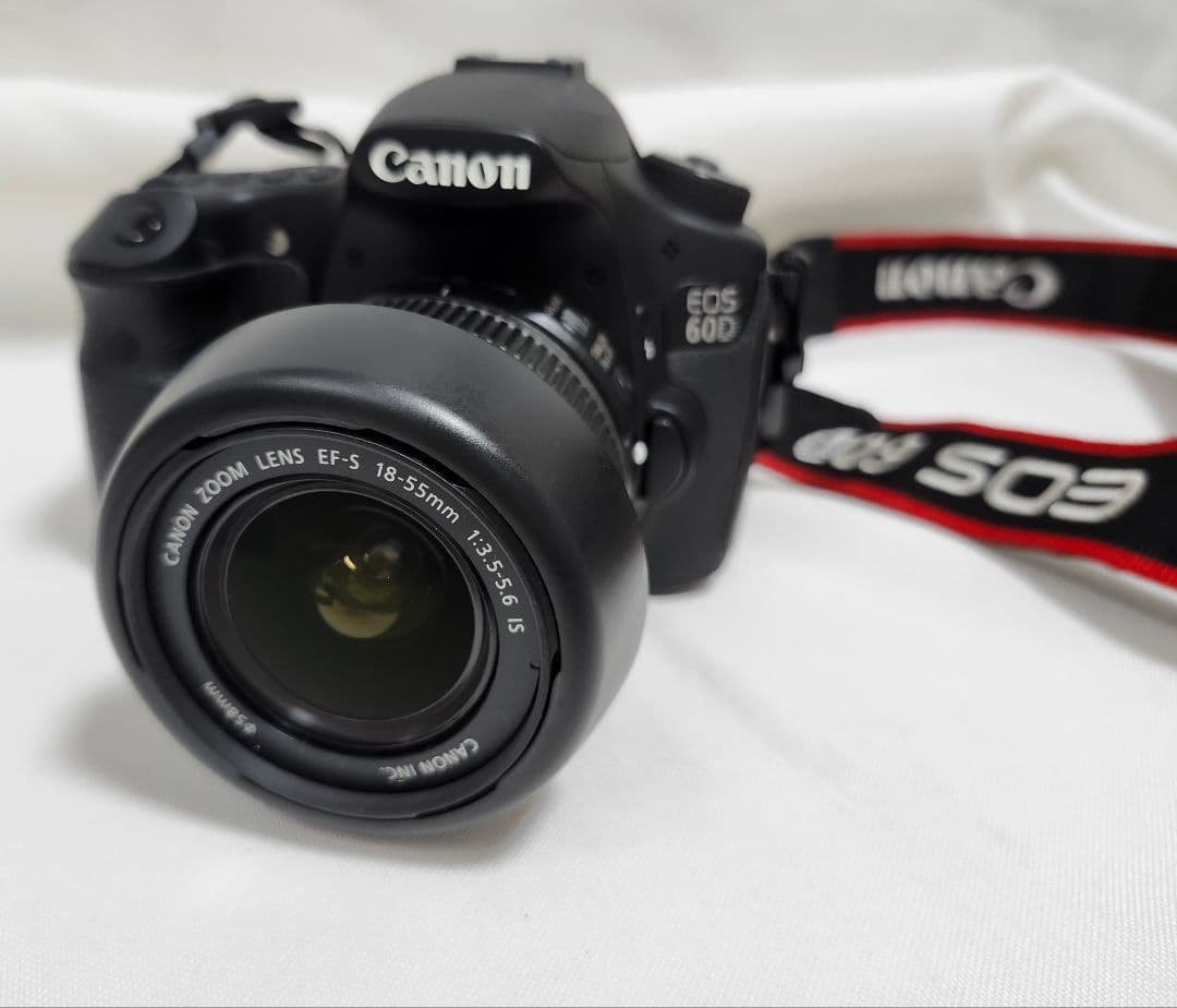 Canon EOS 60D デジタル一眼レフ カメラ レンズ、付属品付き