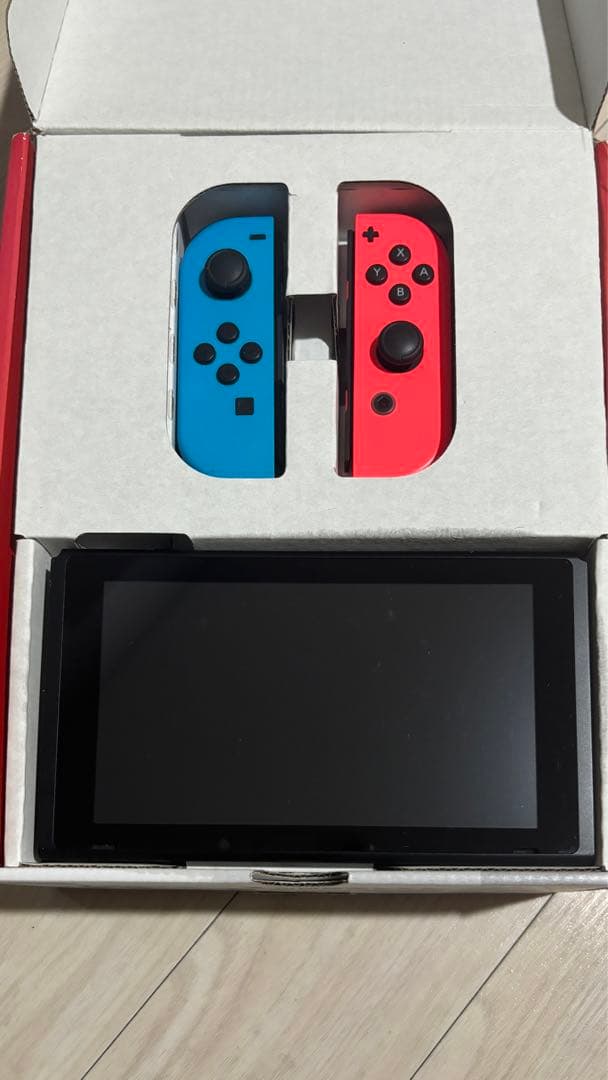Nintendo Switch 青と赤のジョイコン付き
