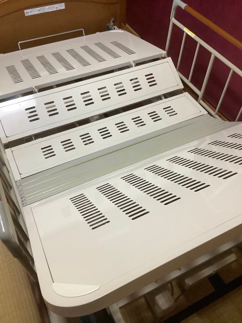 NO.588 PARAMOUNT BED／電動3モーター／マットレス付／シングル