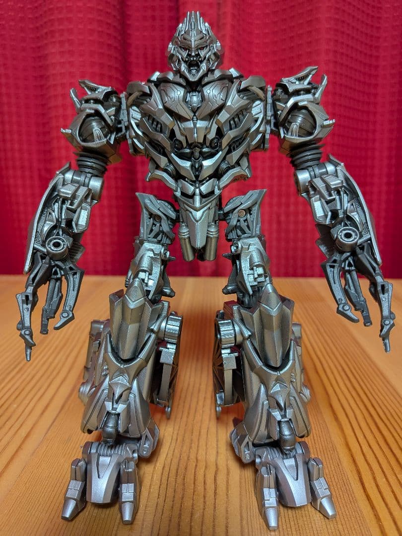 トランスフォーマー スタジオシリーズ　メガトロン　一作目