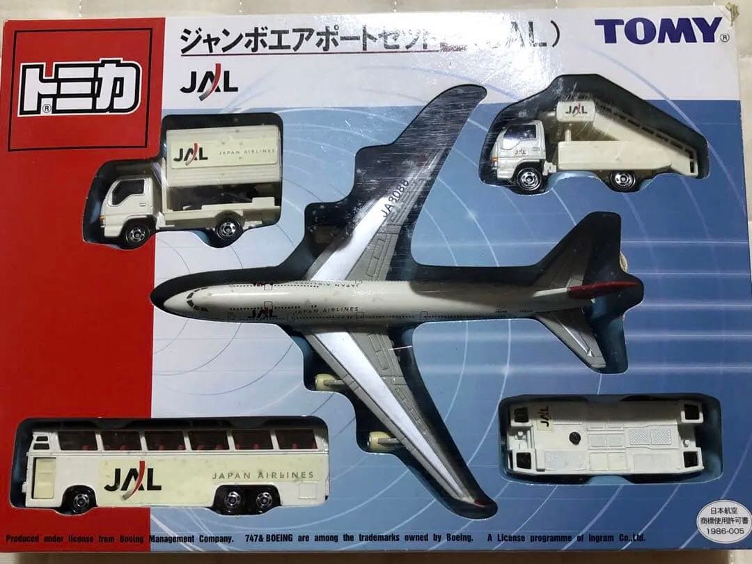 トミカ　ジャンボエアポートセット2  JAL