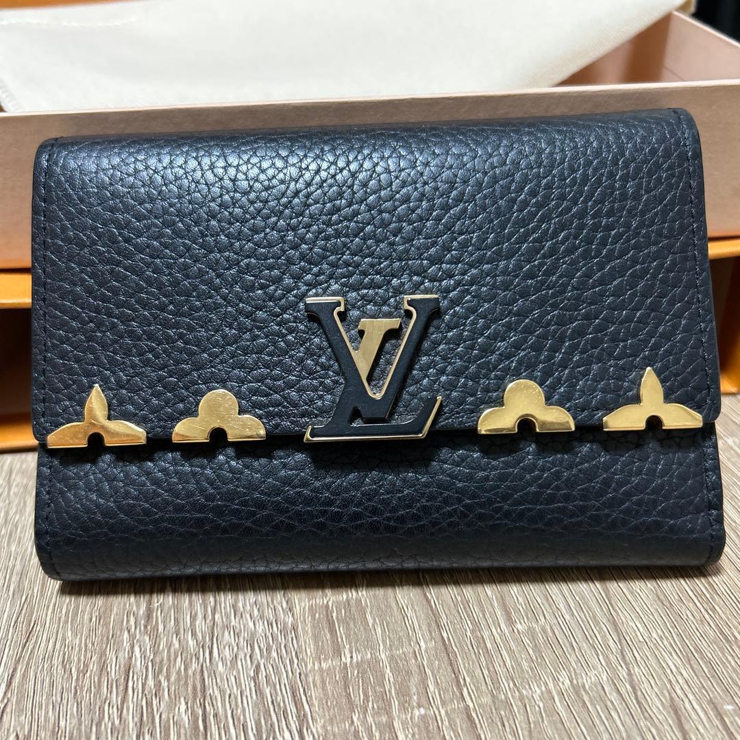 美品　ルイヴィトン　ポルトフォイユカプシーヌコンパクト　財布