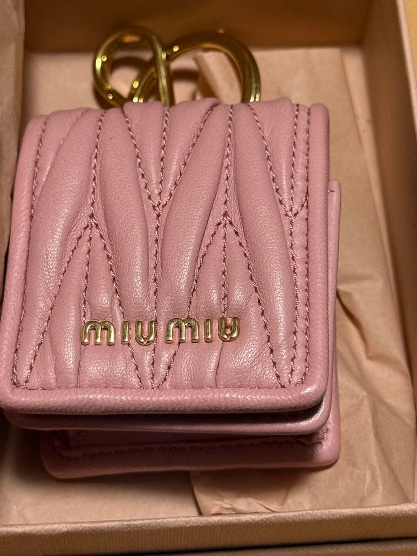 miu miu ピンクレザー AirPodsケース