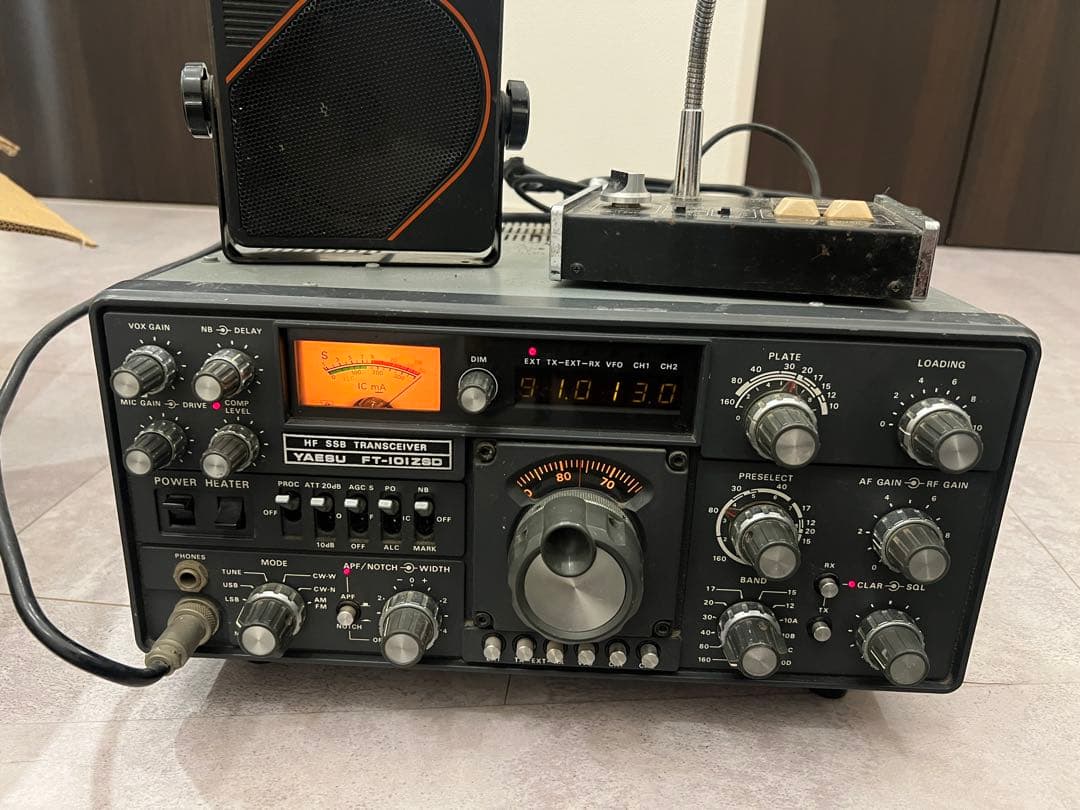 トランシーバー YAESU FT-101ZSD