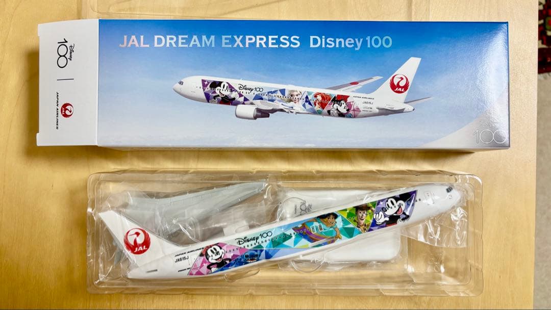 JAL ディズニー100周年塗装　 767-300 1:200